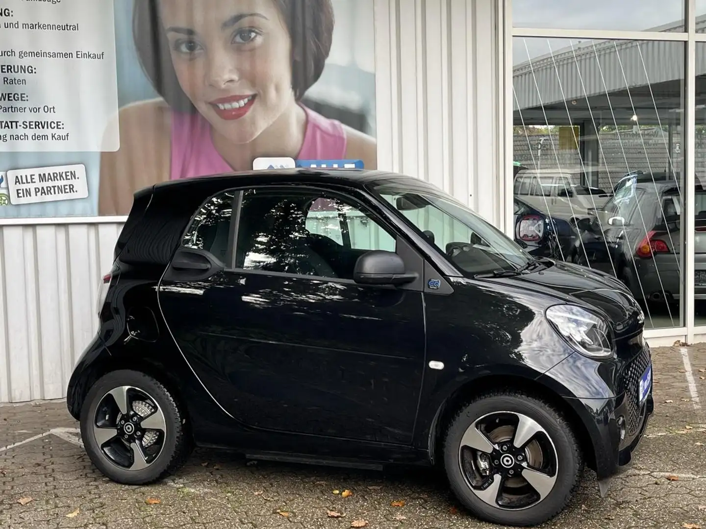 smart forTwo EQ*EXCLUSIVE*22kW*PANORAMA*MEDIA*SHZ*CAM*PDC*LED*K Schwarz - 2