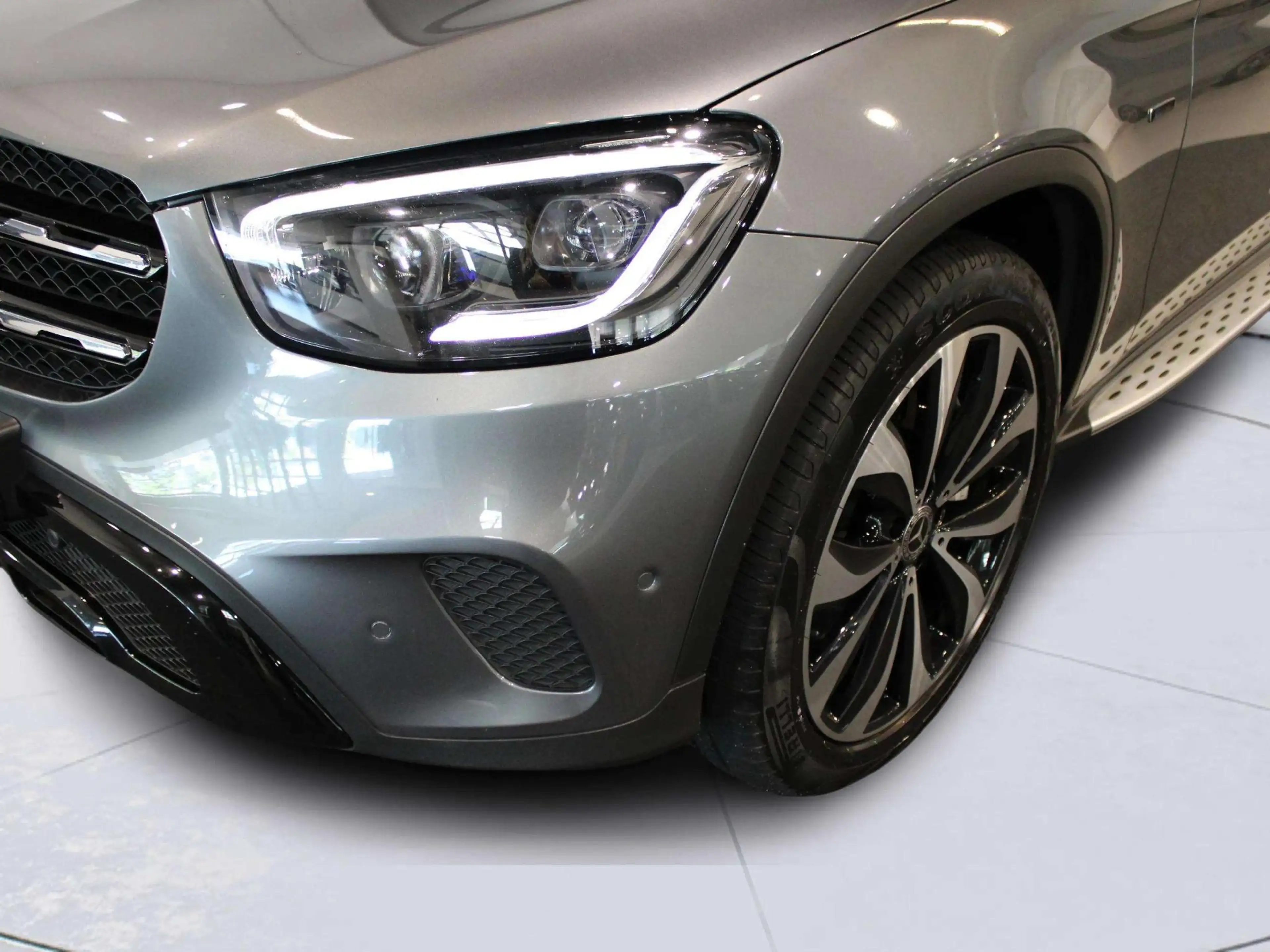 Mercedes-Benz GLC 300 300e 4MATIC Premium Plus | Panorama dak | Trekhaak — photo 6