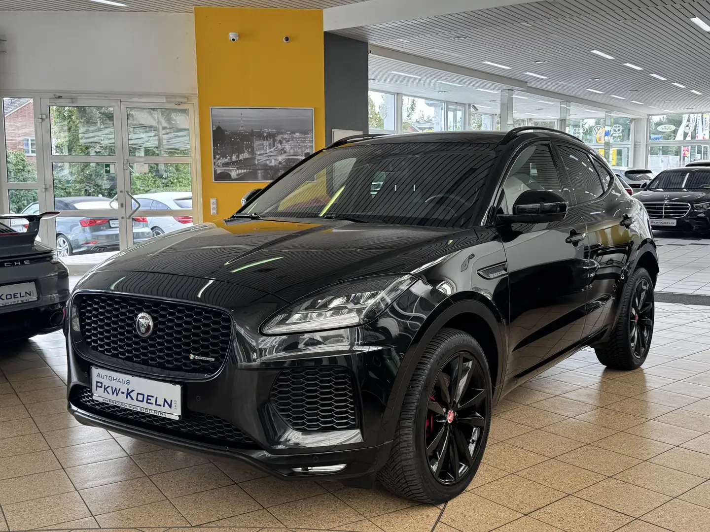 Jaguar E-Pace P250 AWD R-DYNAMiC *NAVi*KAMERA*LED*SPuR* Noir - 1