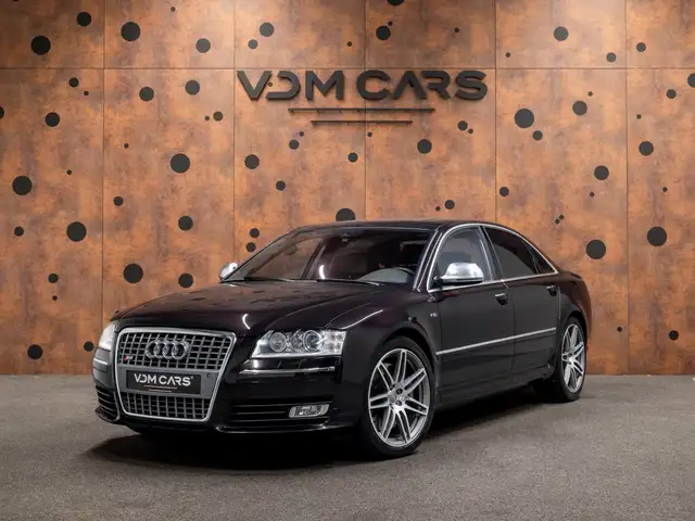 Audi S8 5.2 quattro*MASSAGE*LUFTFEDERUNG*CARBON*