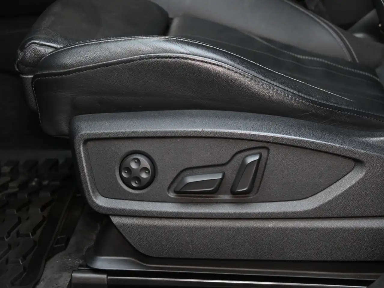 Audi Q5 photo Audi Q5