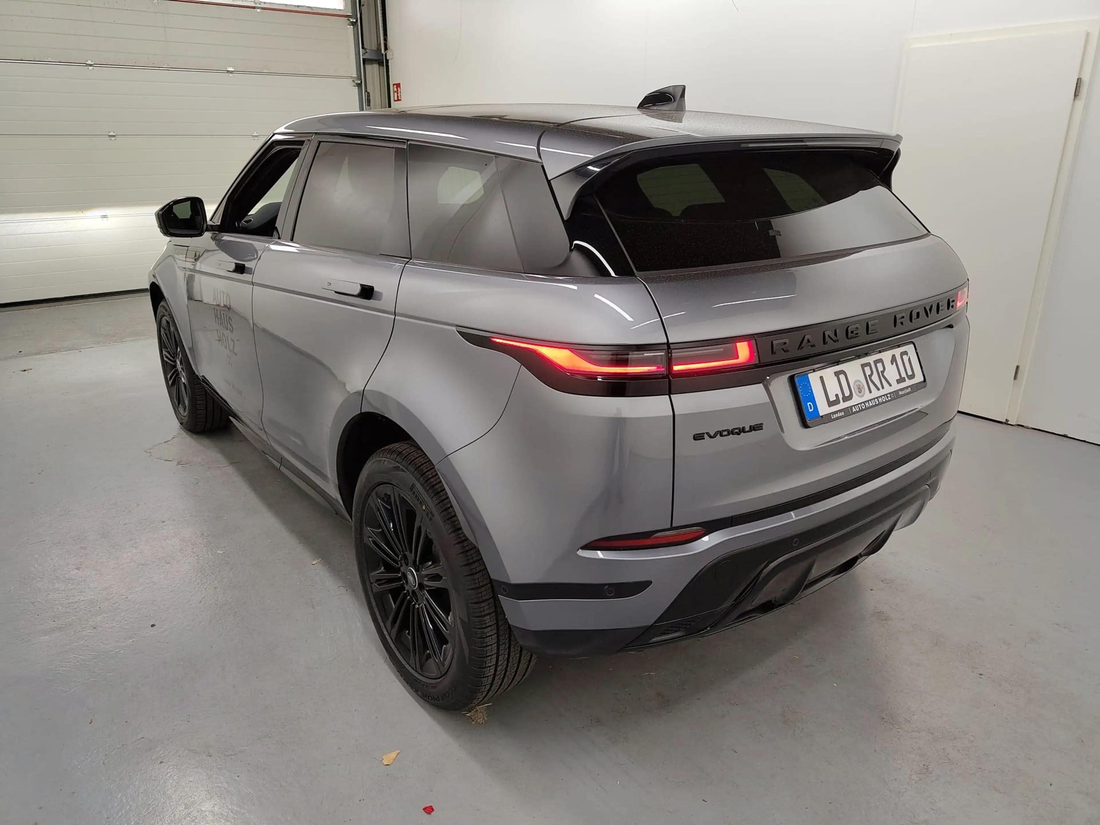 Land Rover Range Rover Evoque D200 Dynamic SE Winter Pano — photo 2