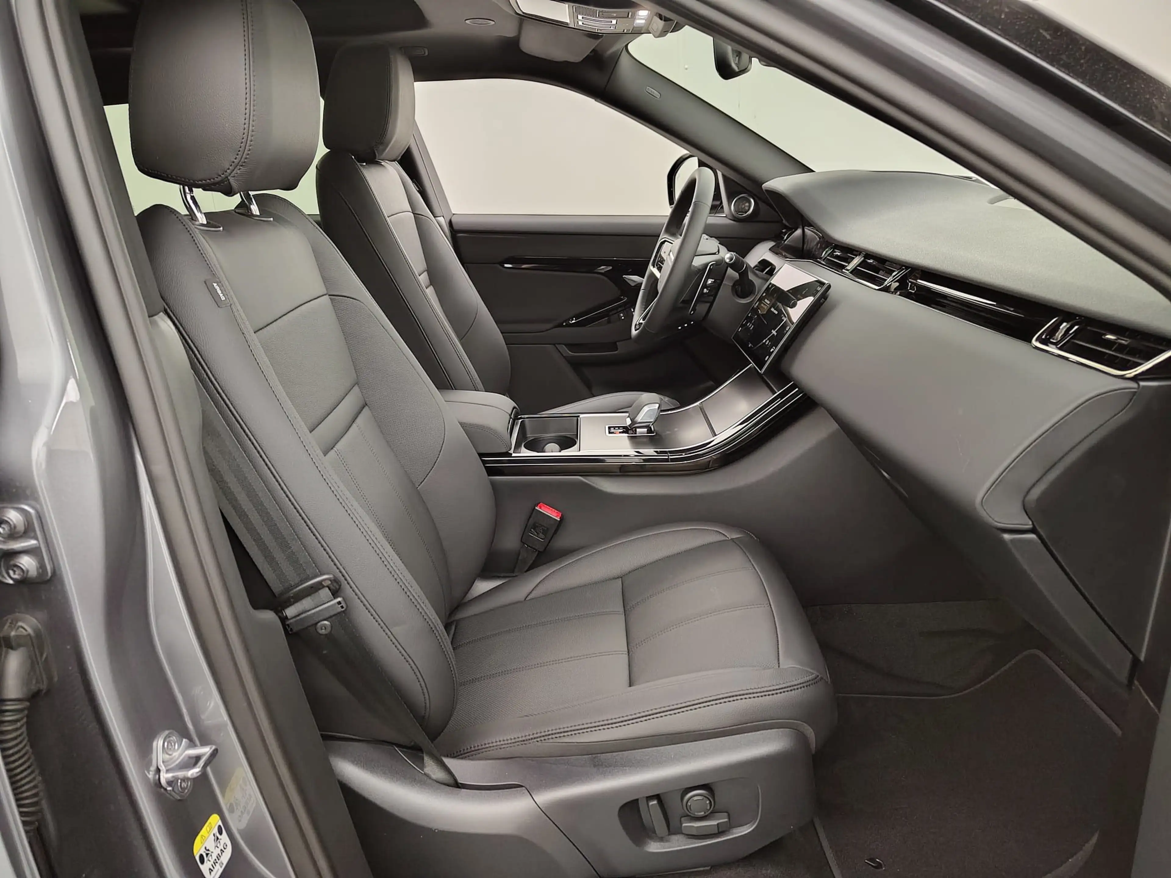 Land Rover Range Rover Evoque D200 Dynamic SE Winter Pano — photo 13