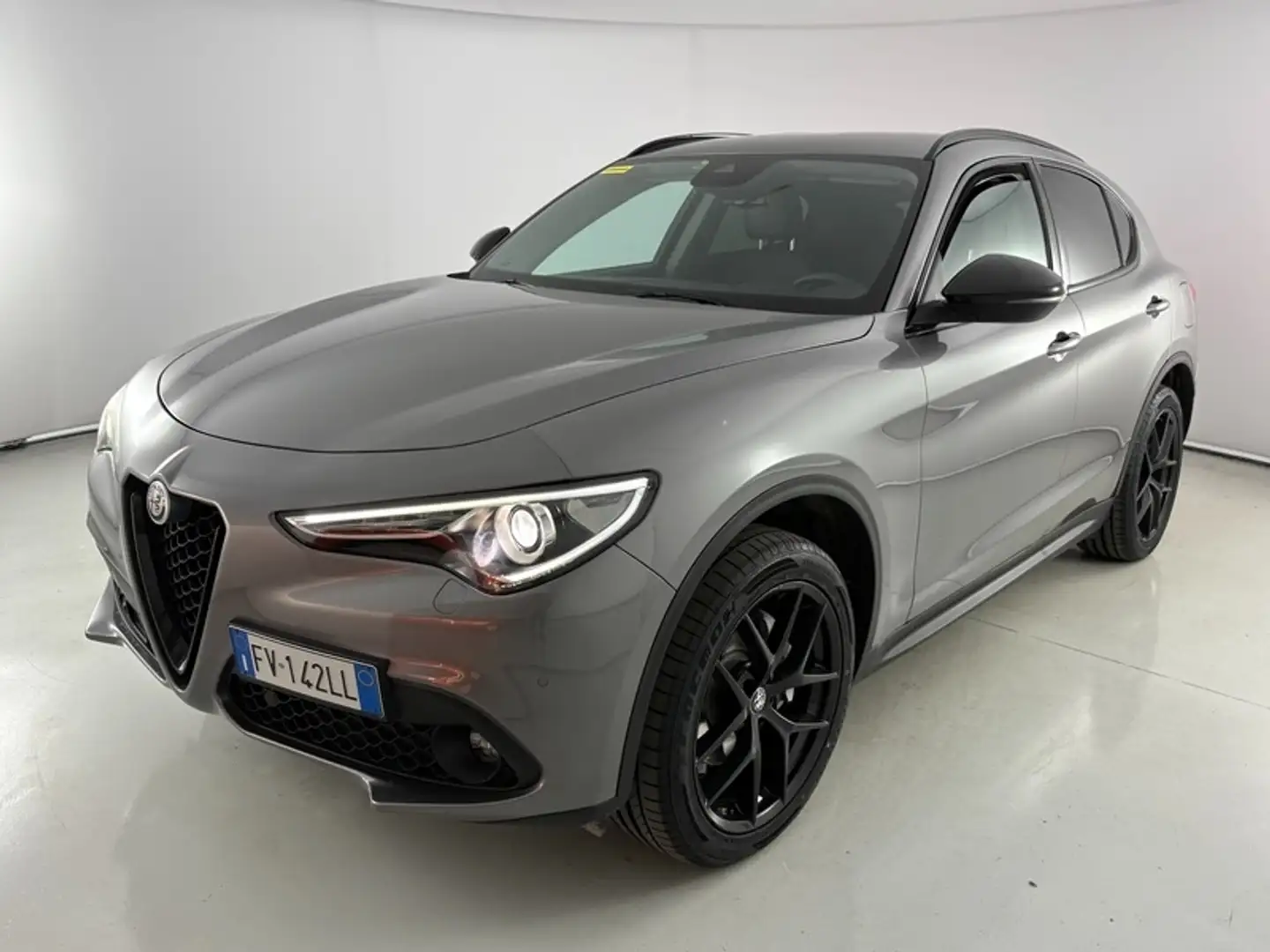 Alfa Romeo Stelvio 2.2 Turbo Business Silber - 1