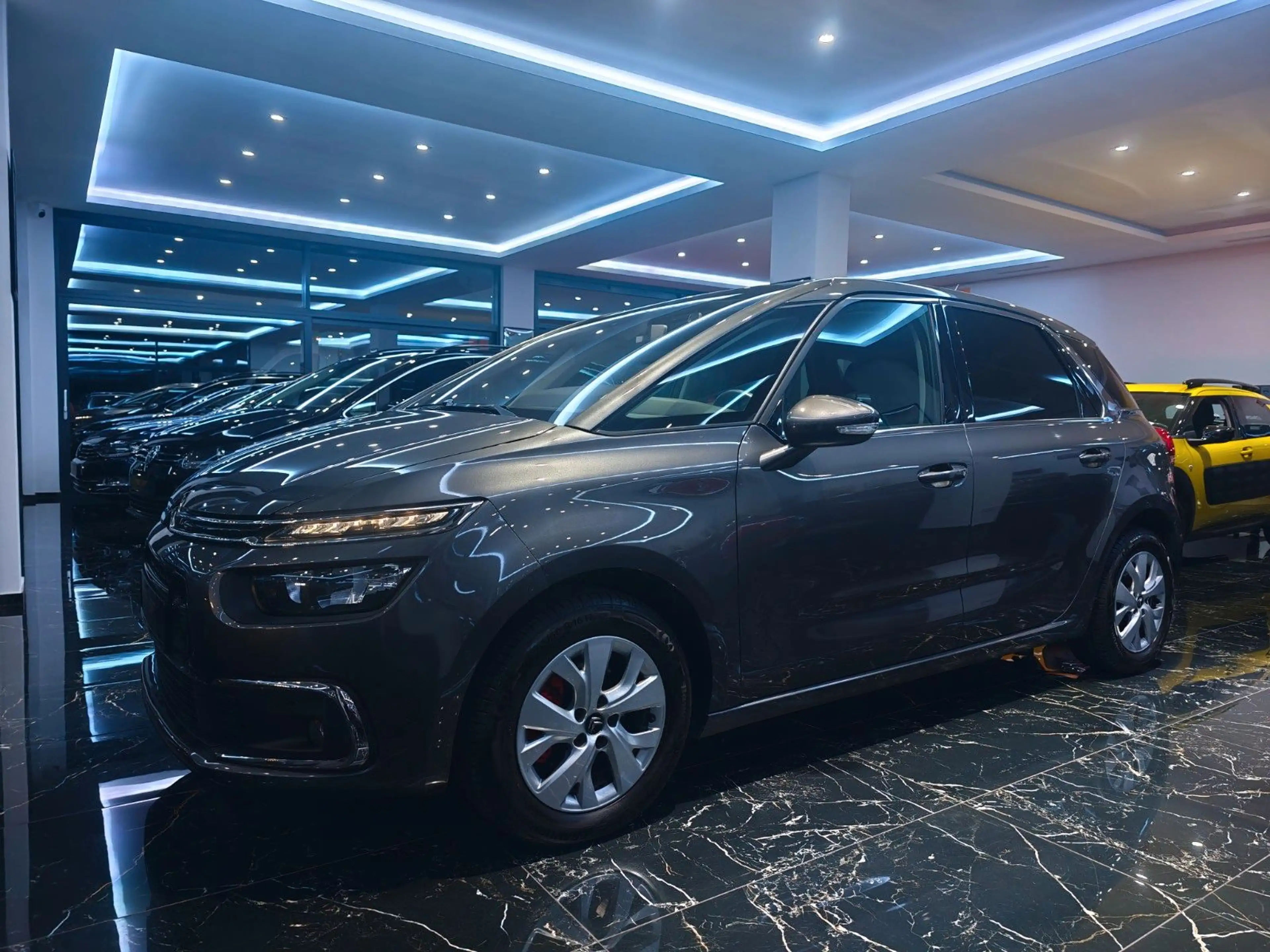 Citroen C4 SpaceTourer NAVI SHZ MFL AHK — photo 4