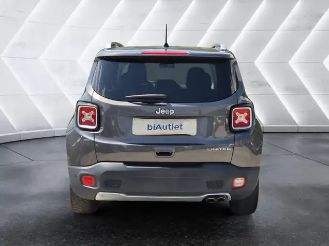 Jeep Renegade view 3