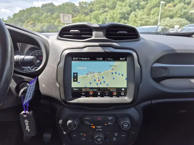 Jeep Renegade view 10