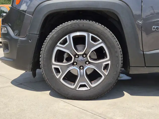 Jeep Renegade view 12