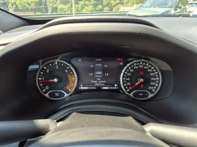 Jeep Renegade view 13