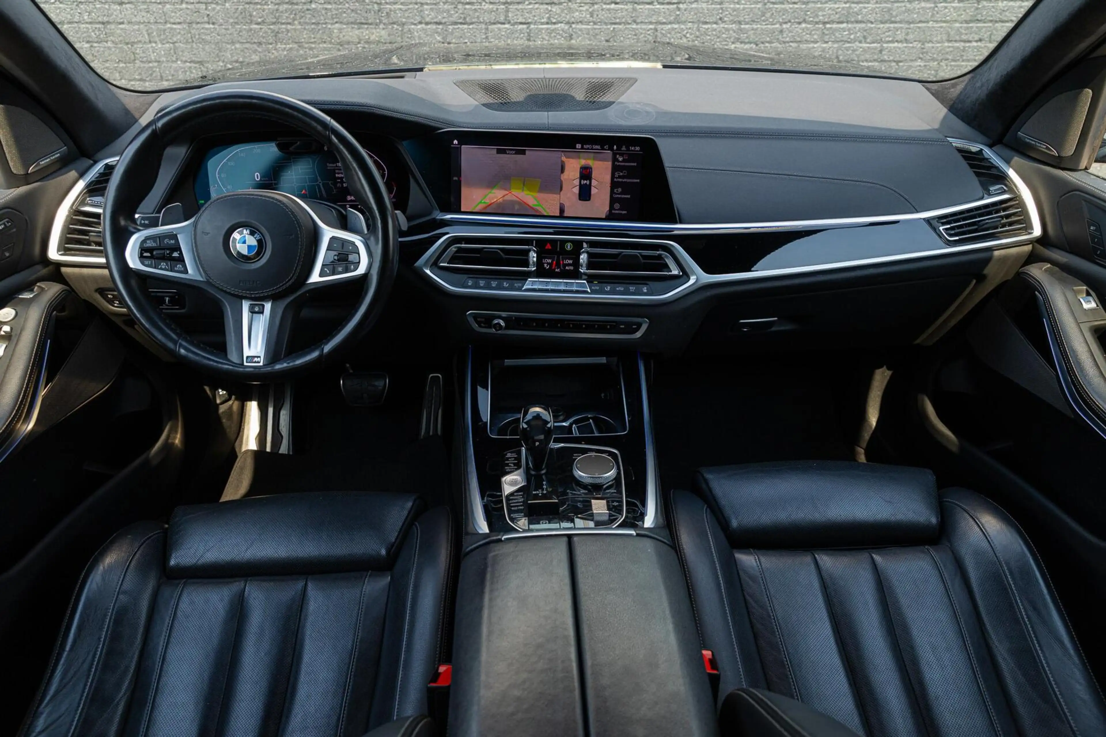 BMW X7 xDrive30d High Executive PANO TREKHAAK CO PILOT LA — photo 4
