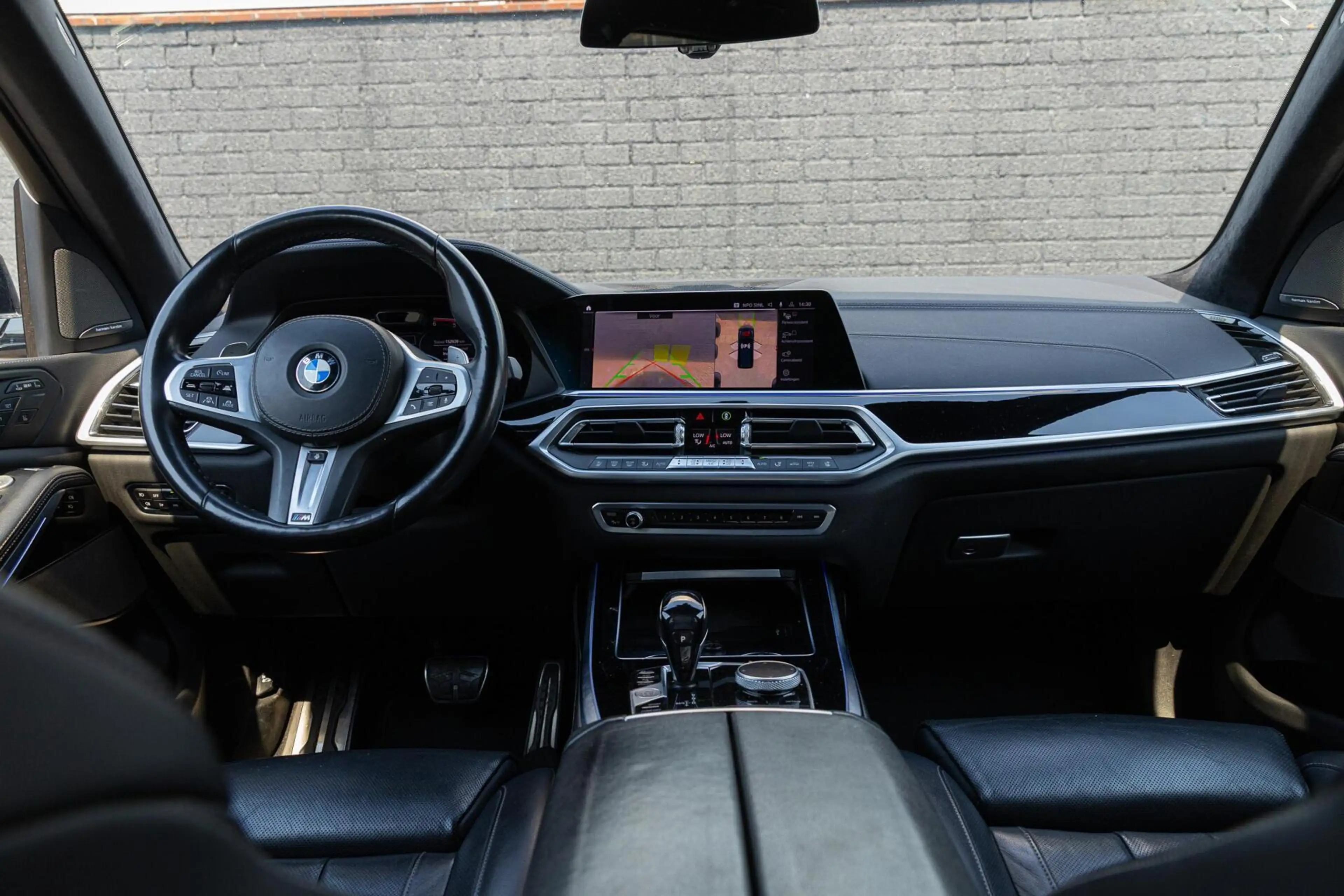 BMW X7 xDrive30d High Executive PANO TREKHAAK CO PILOT LA — photo 15