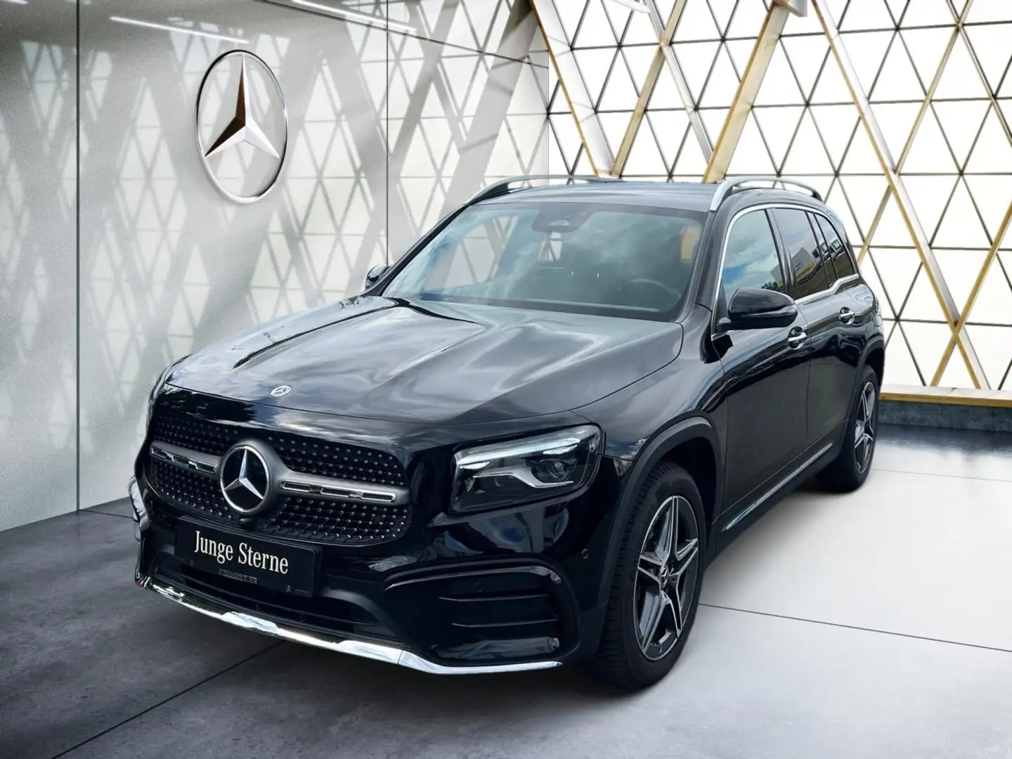 Mercedes-Benz GLB 200 AMG Kamera*EasyP*Guard*Sitzkomfort-Paket Schwarz - 1