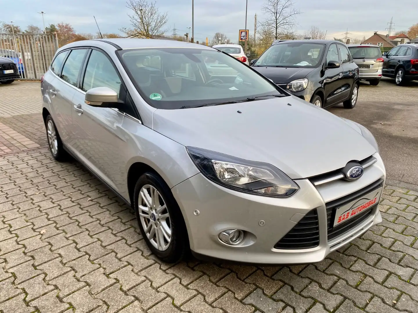 Ford Focus Champions Edition/ Große Inspektion frisch Argent - 1