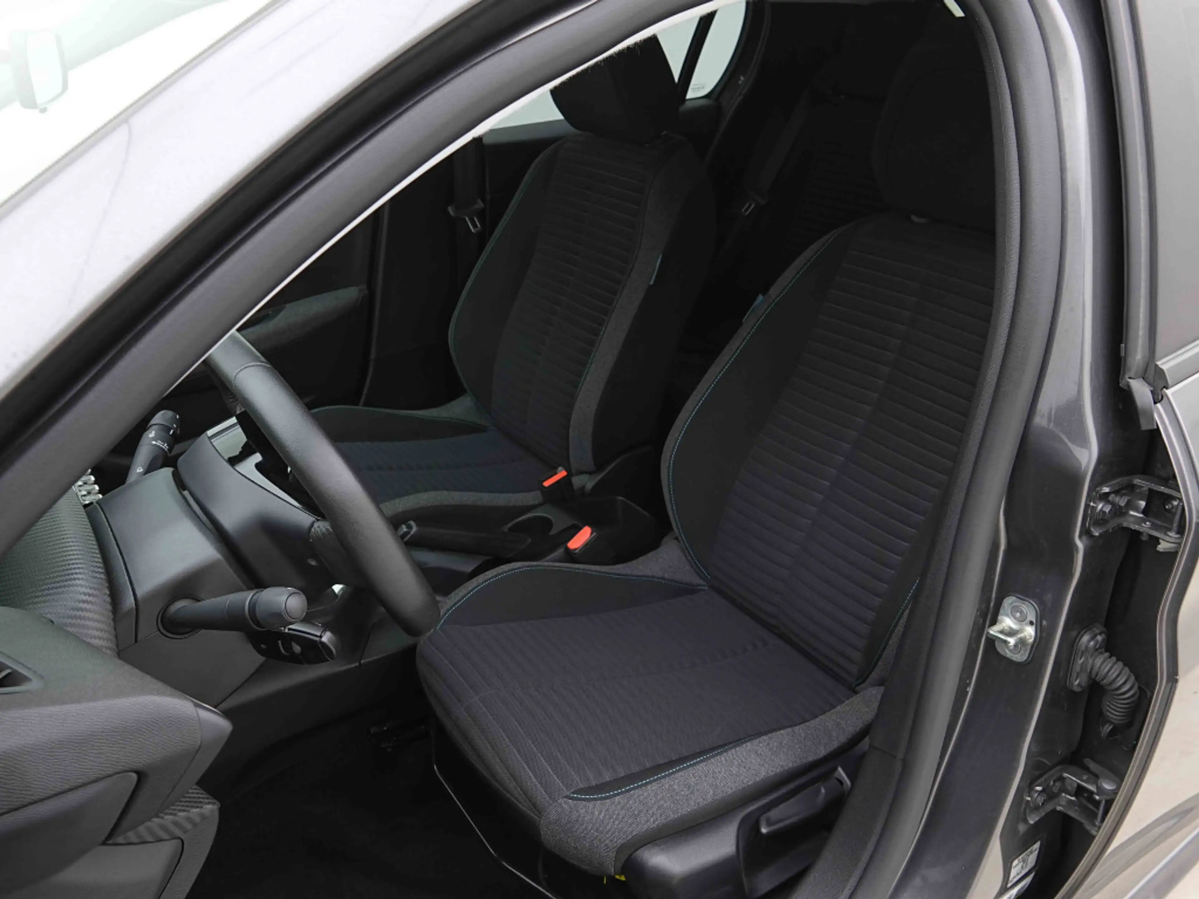 Peugeot 208 1.2 T 100 Style | GPS | LED Lights | Alu16 — photo 7