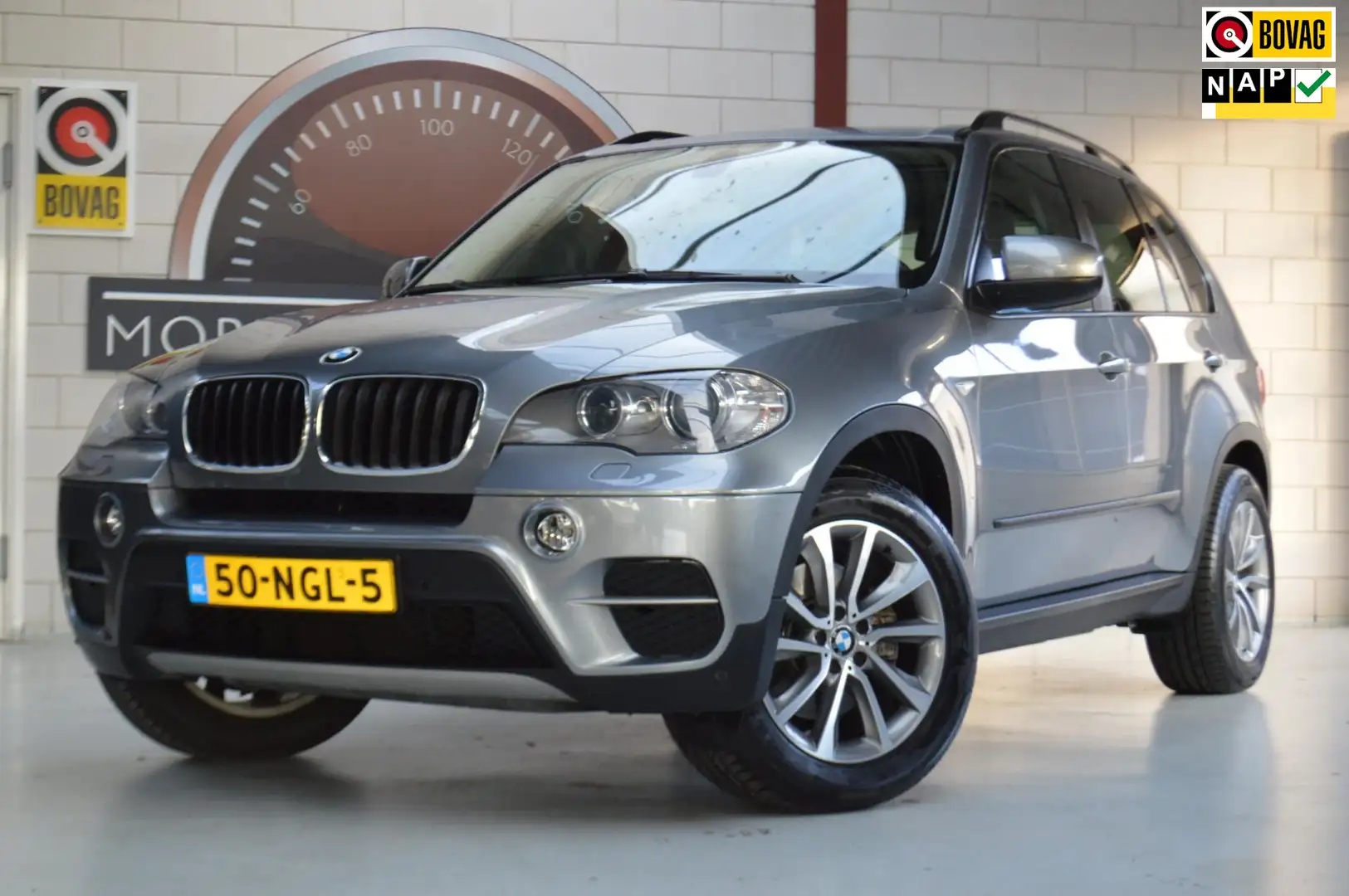 BMW X5 XDrive35i High Exec 7-persoons, DEALERONDERHOUDEN! Grijs - 1