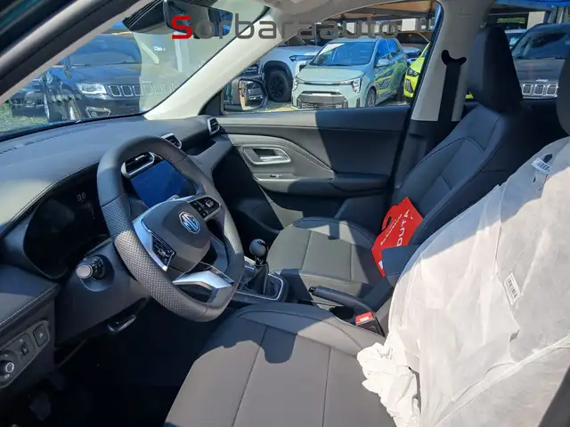 MG ZS view 12