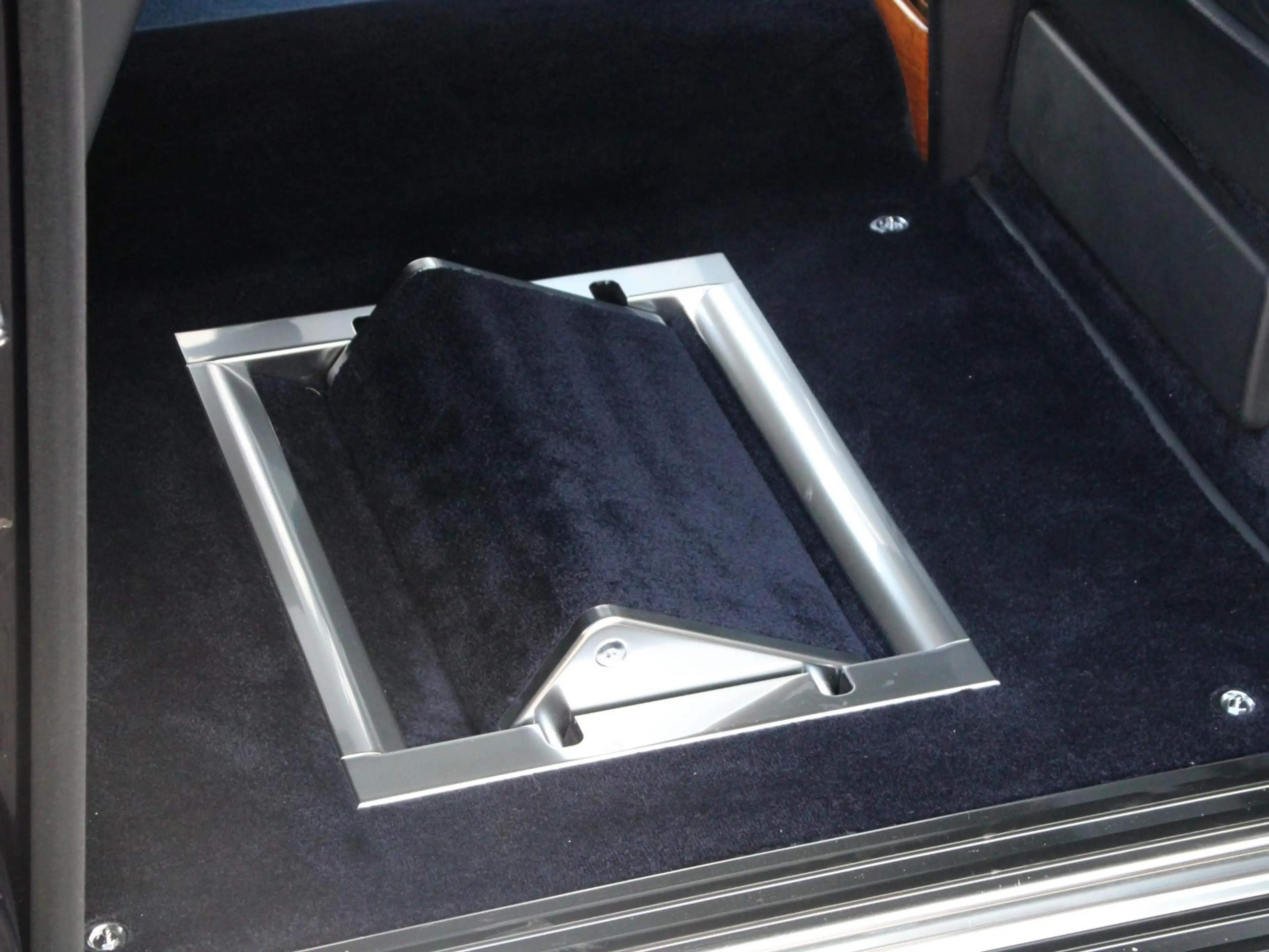 Rolls-Royce Phantom VII 6.75 EWB | Power Close Doors | — photo 43