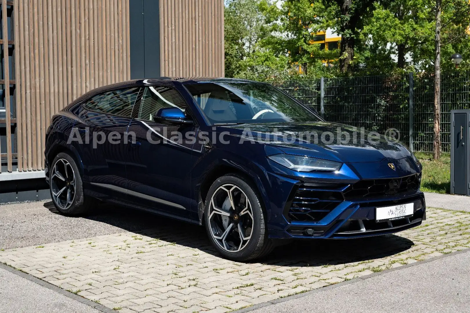 Lamborghini Urus B&O Massage Carbon Soft Close 22" Blau - 1