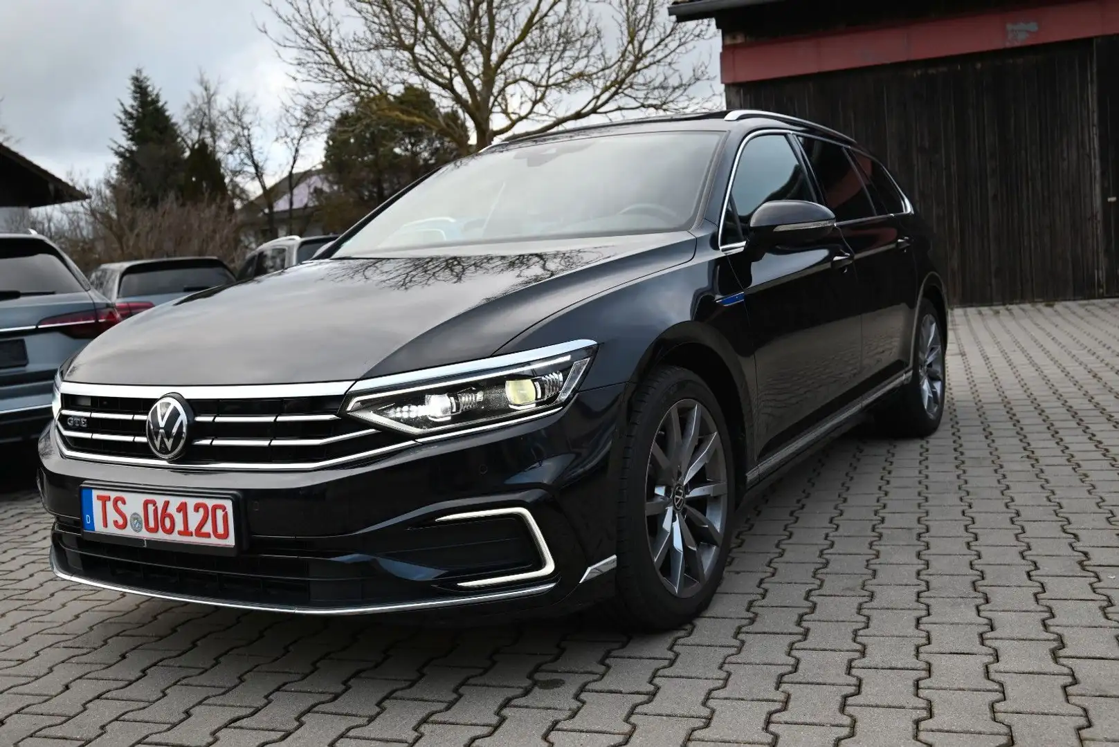 Volkswagen Passat Variant GTE/R-Line/Pano/AHK/Matrix/Sthz Nero - 1