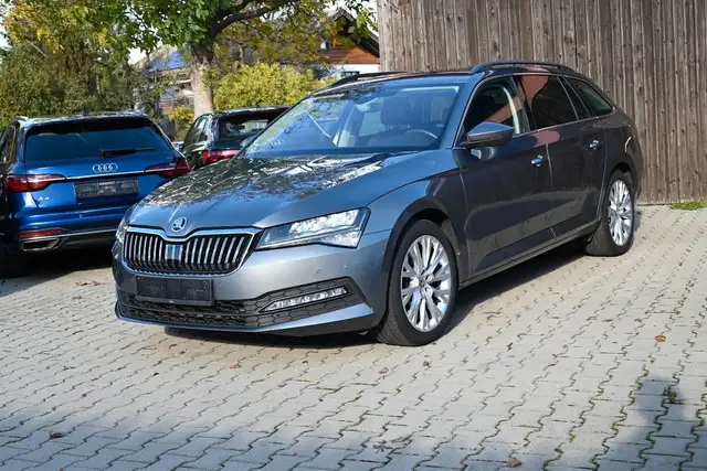 Skoda Superb Combi Ambition 4x4/Leder/Pano/Kamera