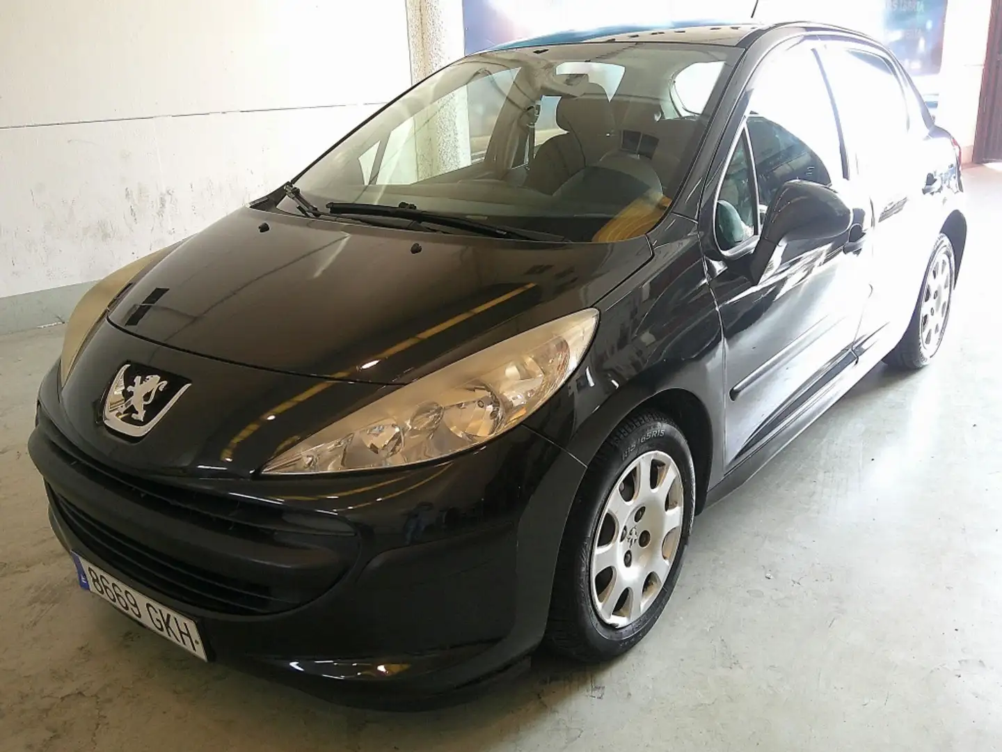 Peugeot 207 1.4i Urban 75 Negro - 1