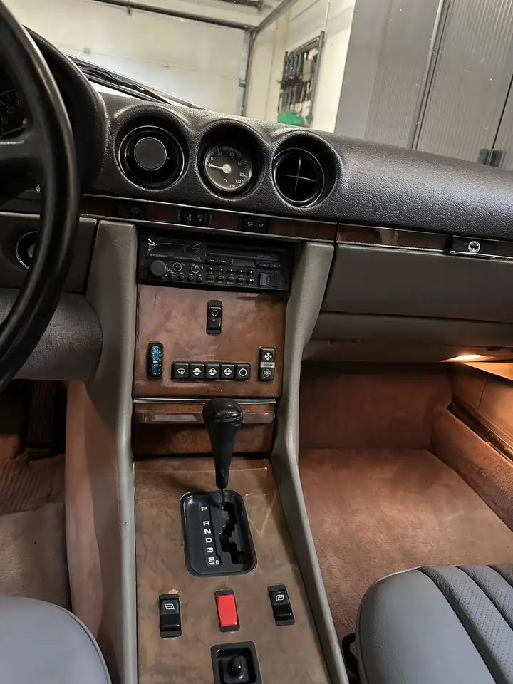 Mercedes-Benz SL 560, foto 6