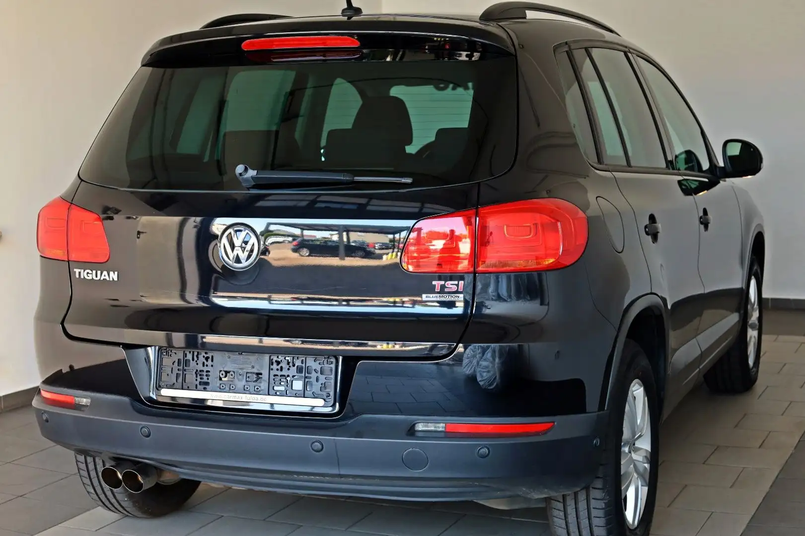 Volkswagen Tiguan Trend & Fun BMT SH,PDC,8 fach bereieft Schwarz - 2