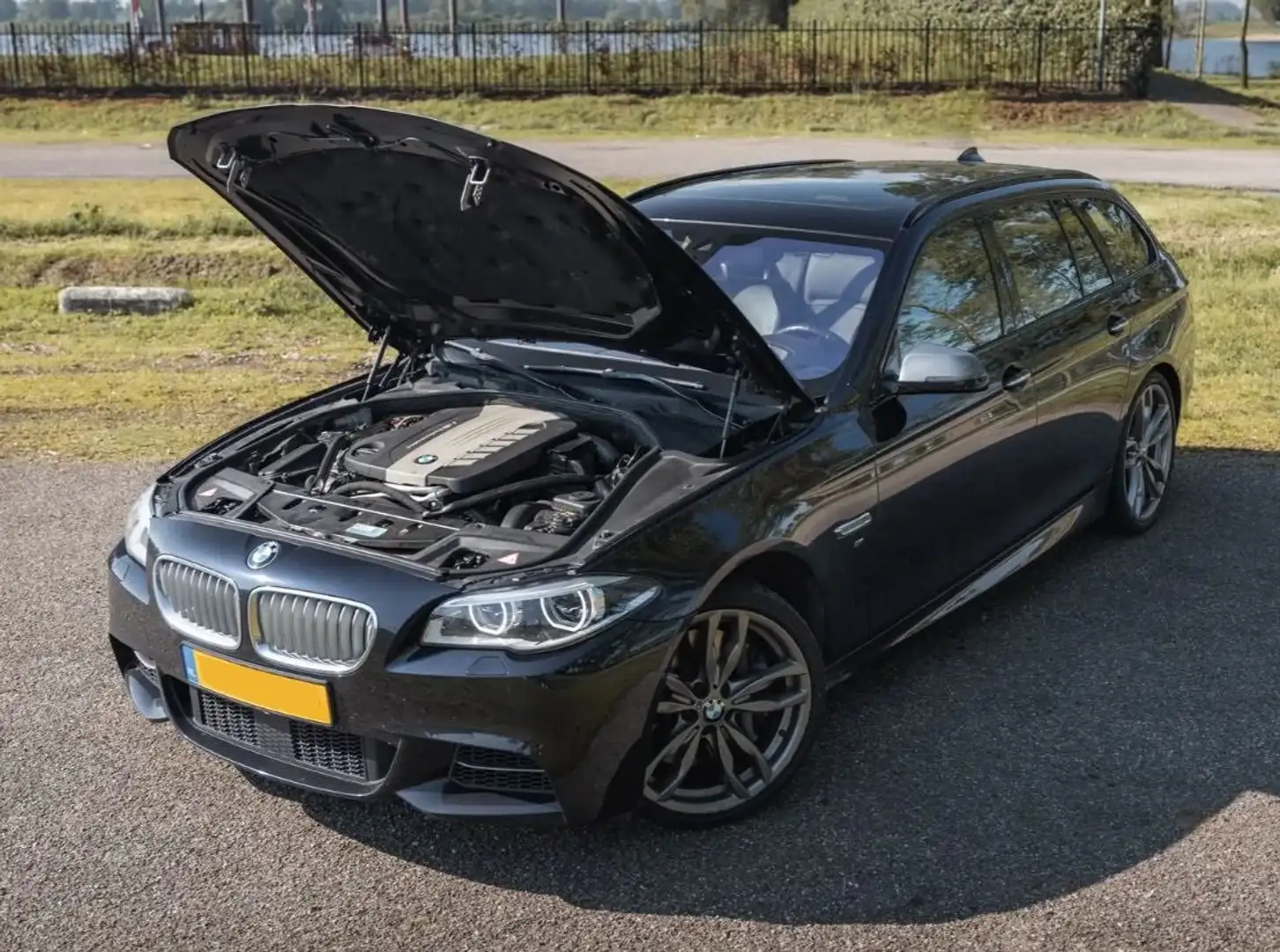 BMW M550 xd Zwart - 2