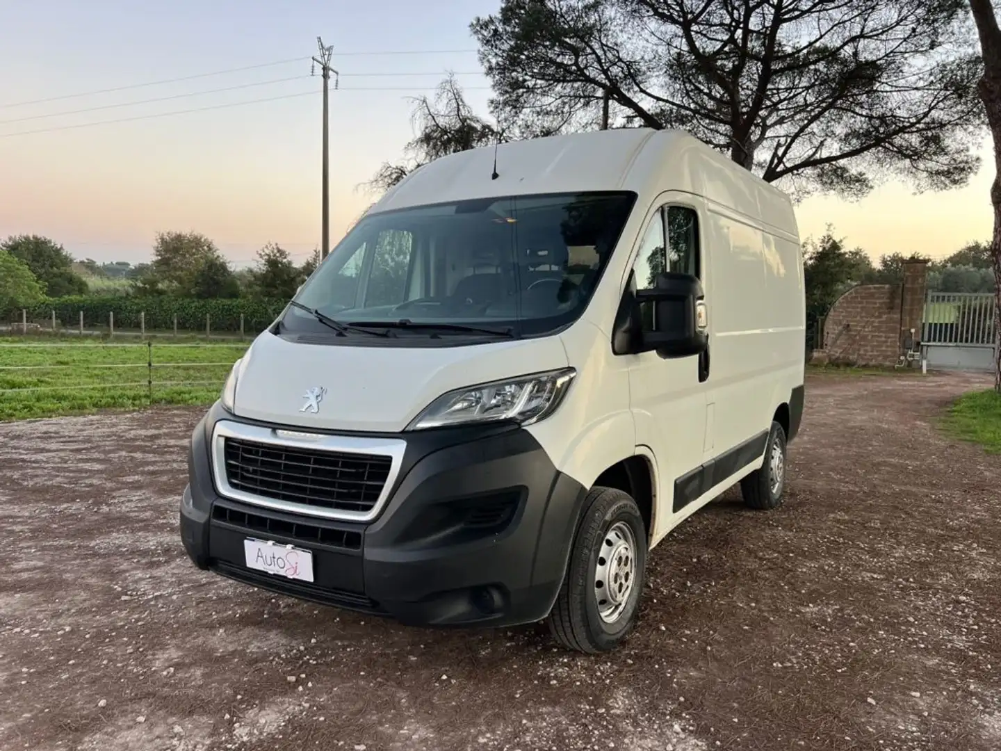 Peugeot Boxer 330 2.0 BlueHDi PC-TM Furgone L1H2 Weiß - 1
