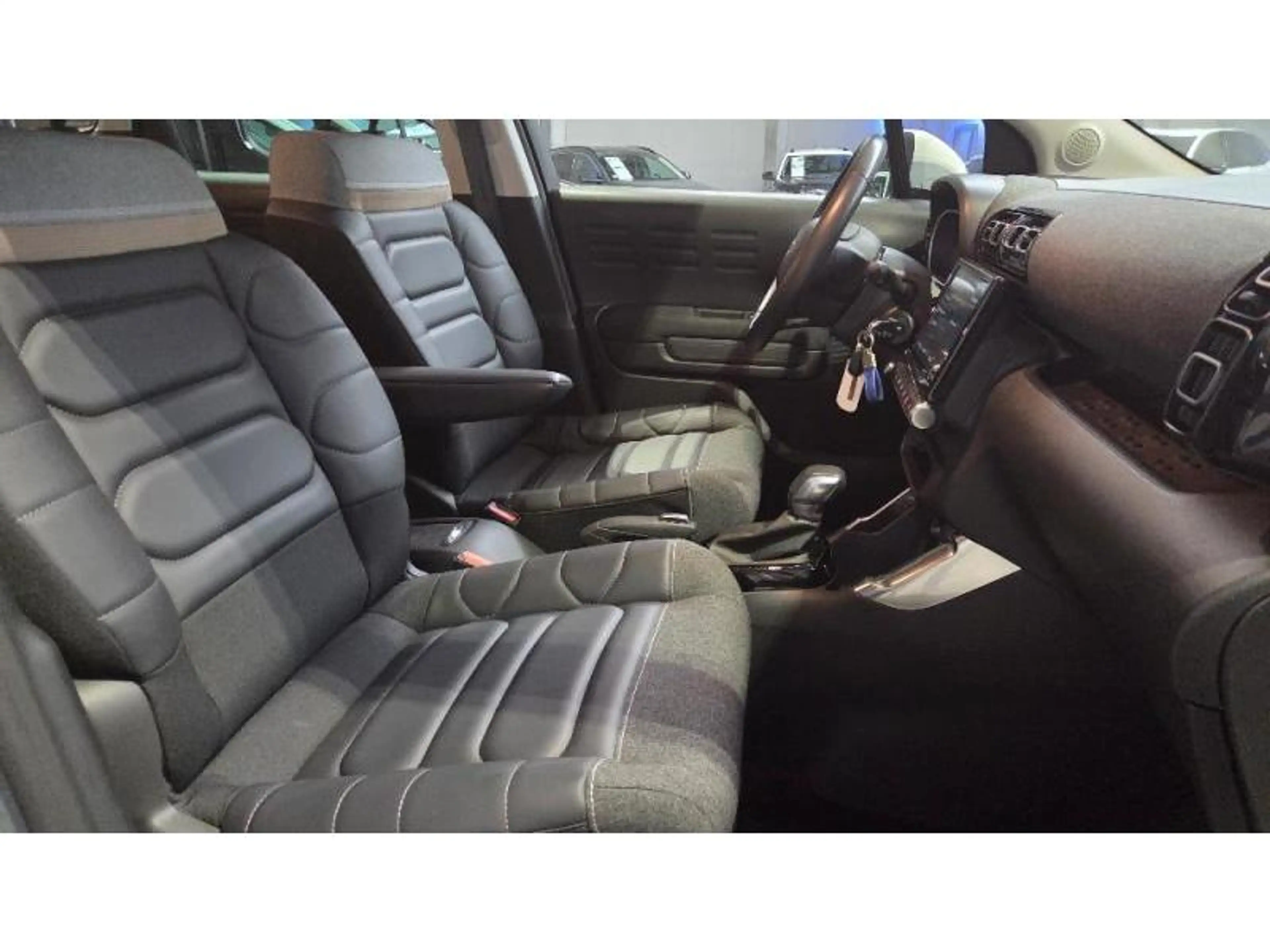 Citroen C3 Aircross Shine — photo 14