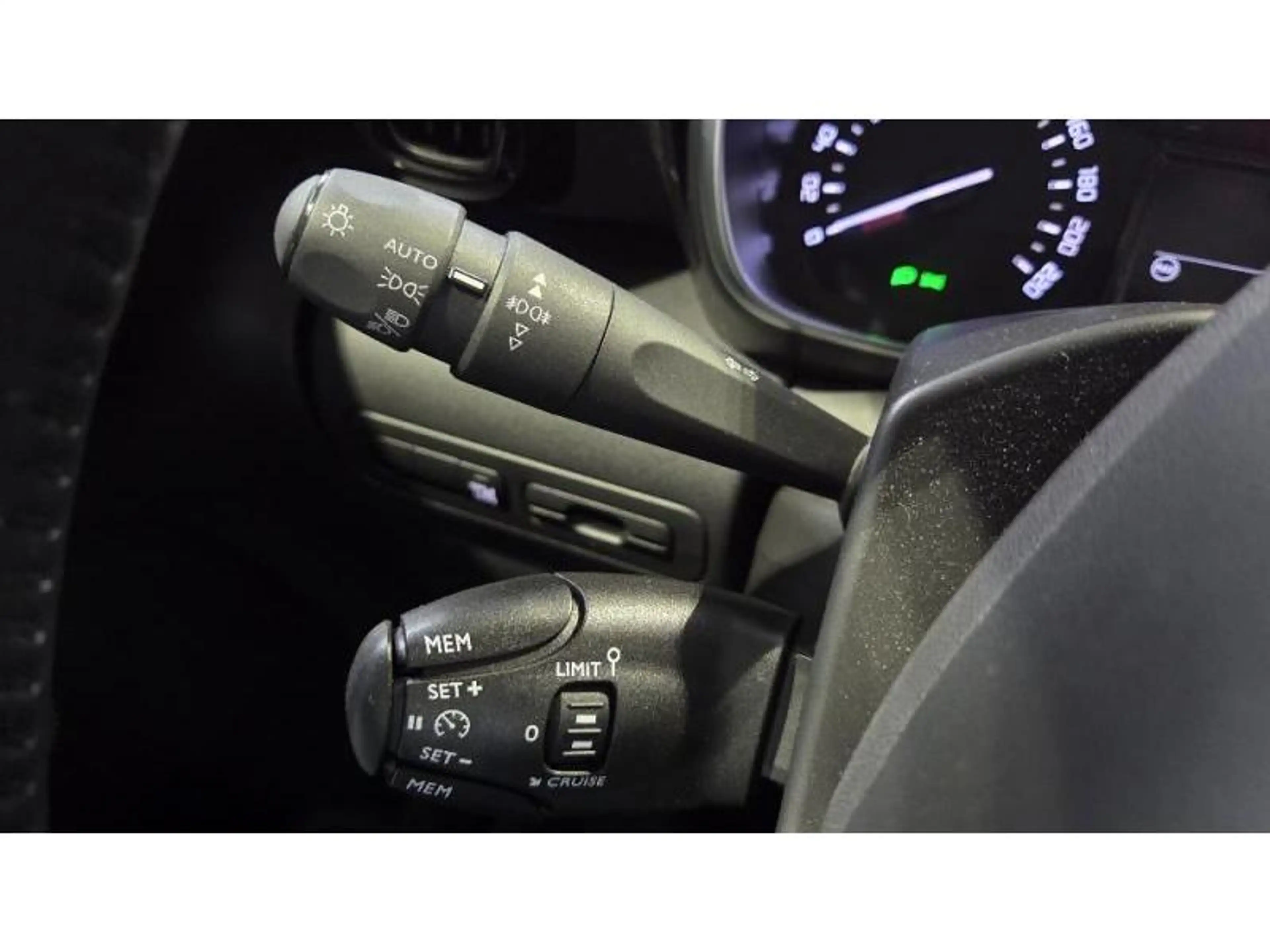 Citroen C3 Aircross Shine — photo 9