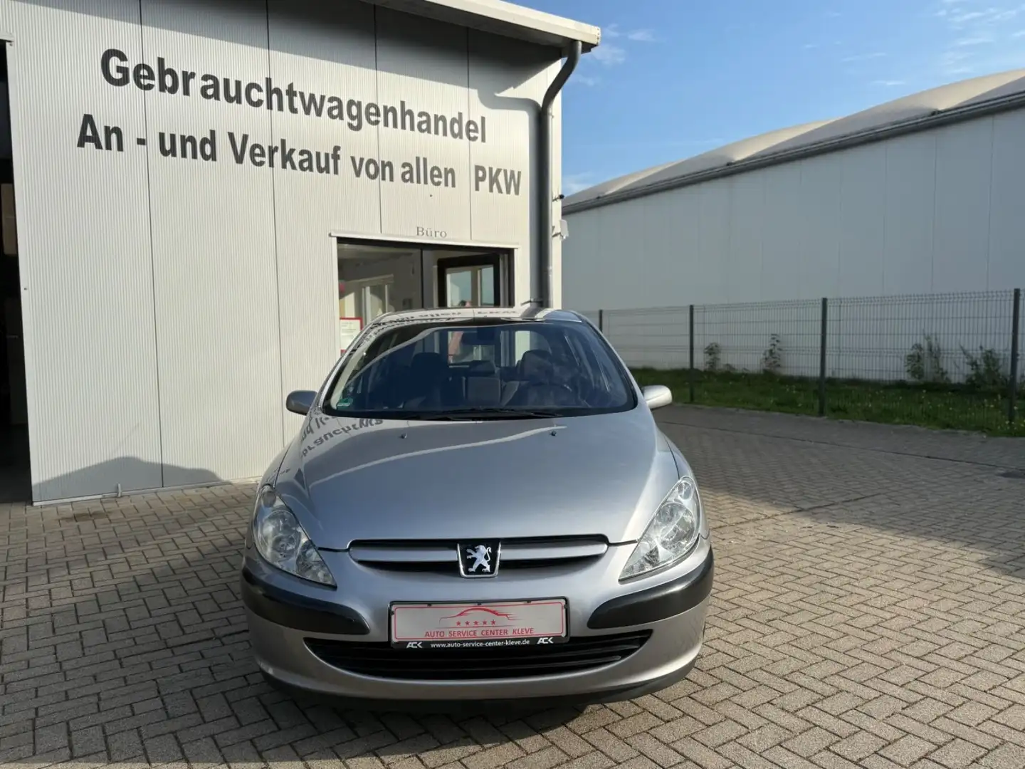 Peugeot 307 Esplanade HDI*AHK*8FACH*KLIMAAUTO Grau - 2