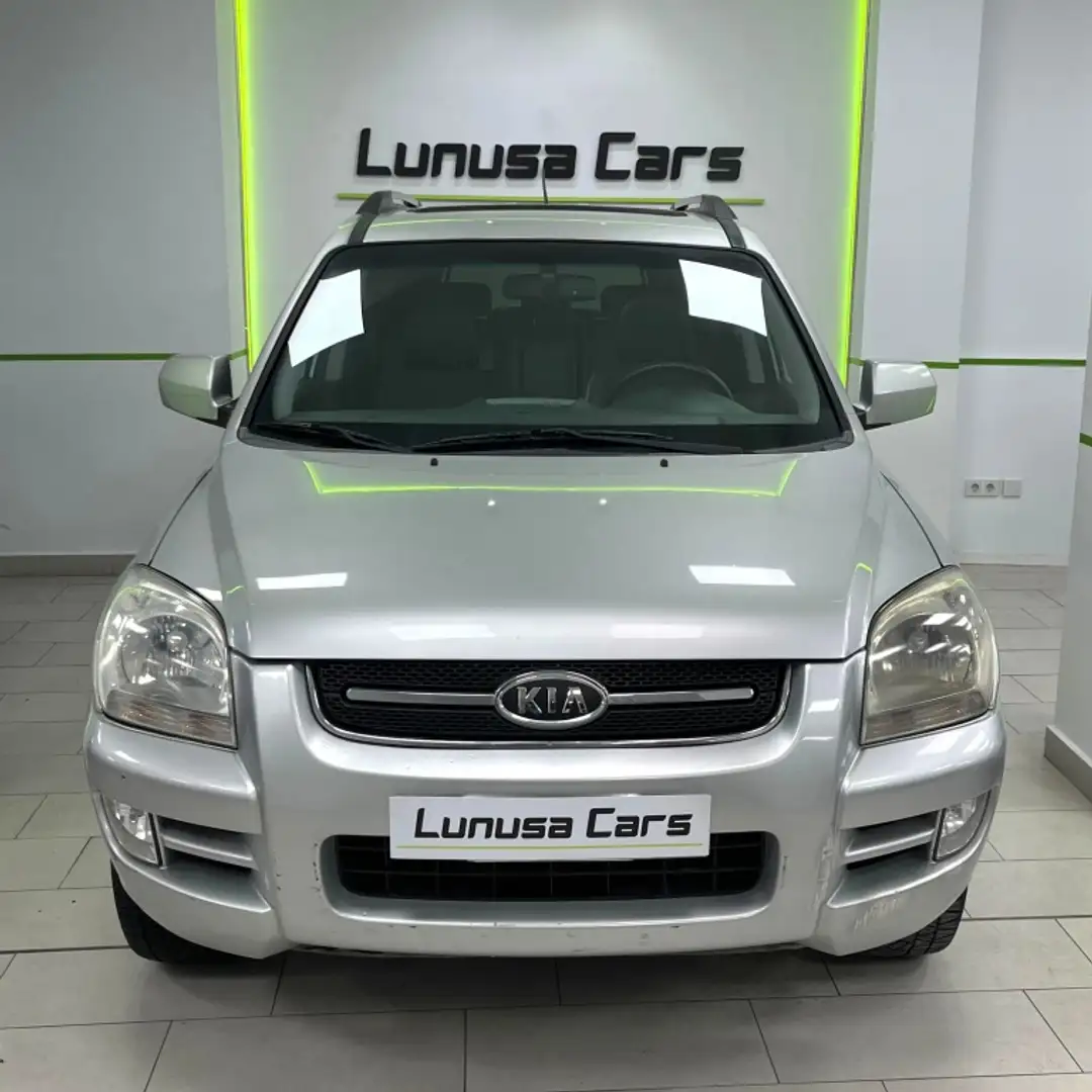 Kia Sportage 2.0CRDI Champion 4x4 Plateado - 2