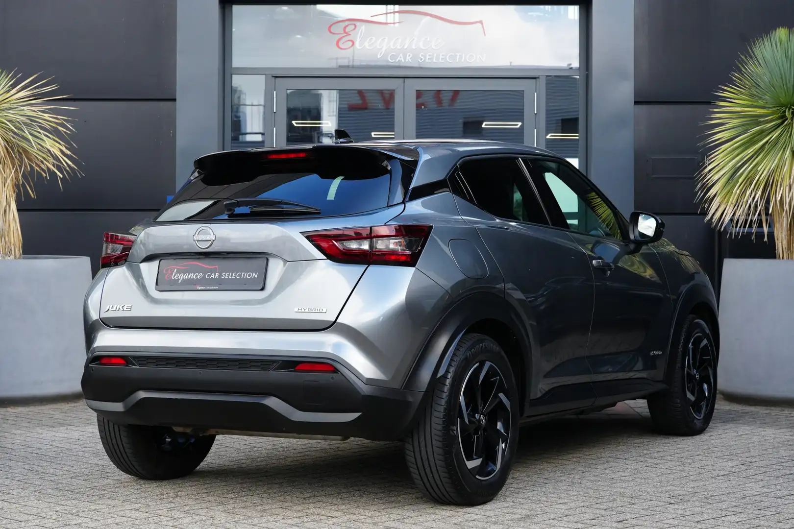 Nissan Juke 1.6 Hybrid N-Connecta 143pk AppleCarplay/Camera/Cr Grijs - 2