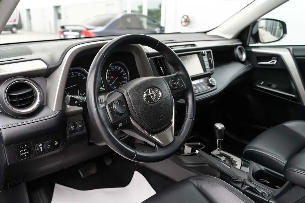 Toyota RAV 4 photo Toyota RAV 4