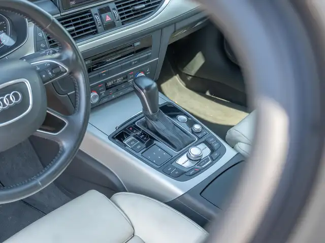 Audi A6 view 13