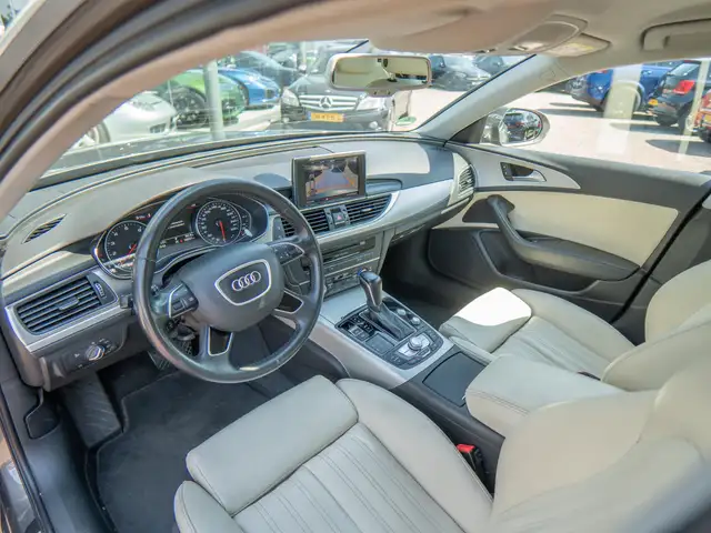 Audi A6 view 12
