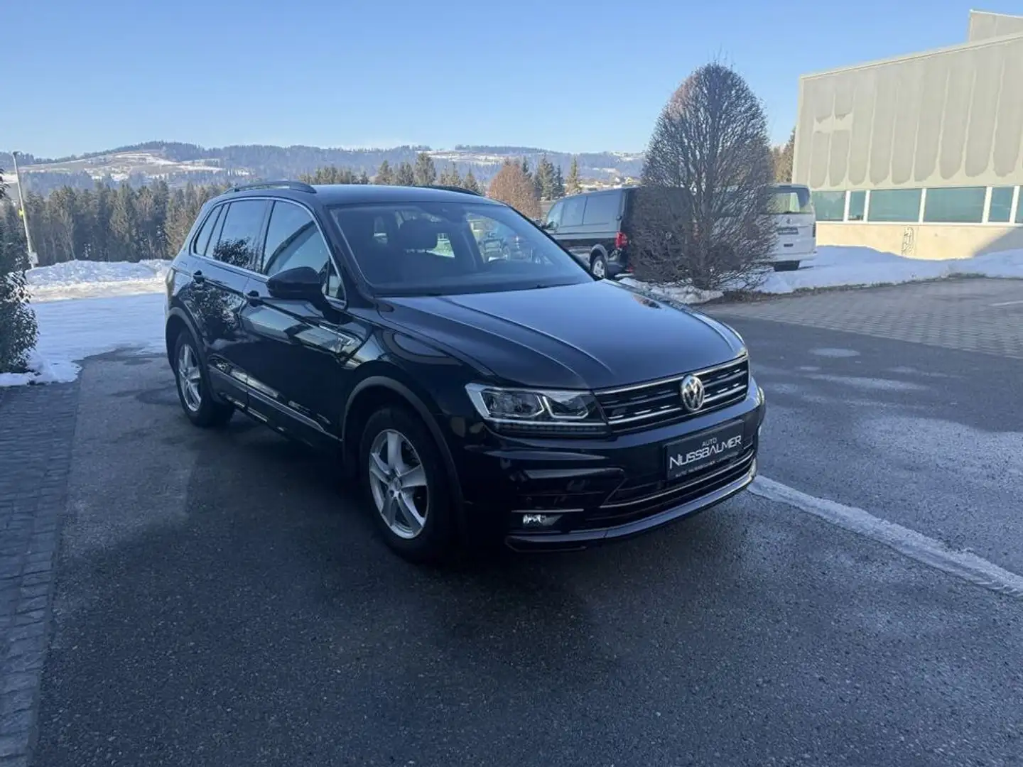 Volkswagen Tiguan Comfortline R-Line Navi LED ACC 20'' Schwarz - 1