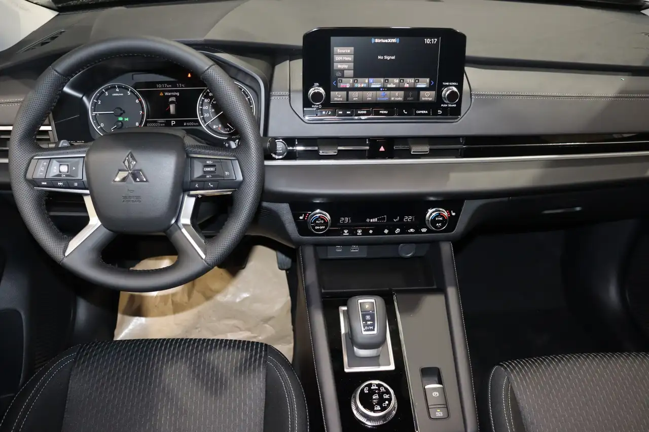 Mitsubishi Outlander снимка Mitsubishi Outlander