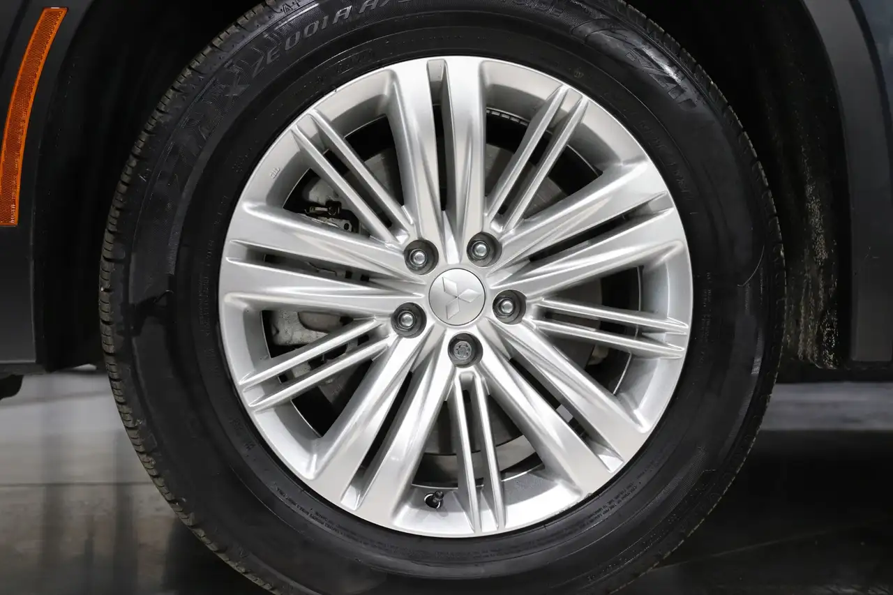 Mitsubishi Outlander снимка Mitsubishi Outlander