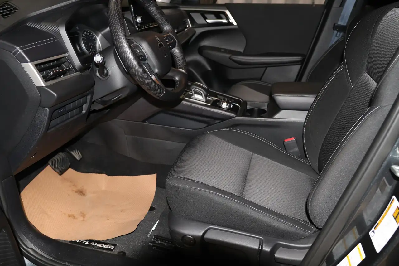 Mitsubishi Outlander снимка Mitsubishi Outlander