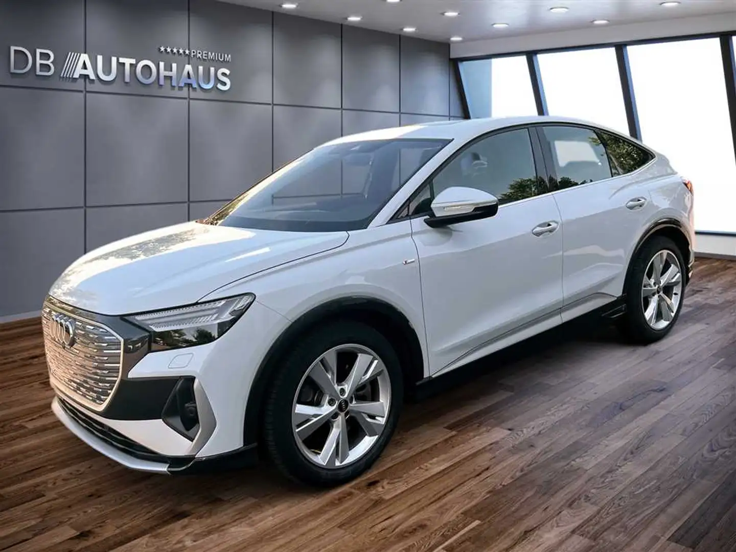 Audi Q4 e-tron 50 quattro S line Білий - 1