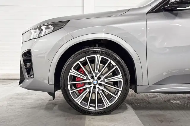 BMW Ix2 view 4