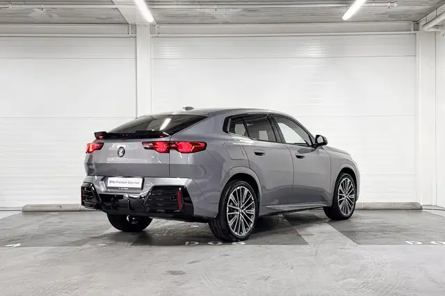 BMW Ix2 view 7