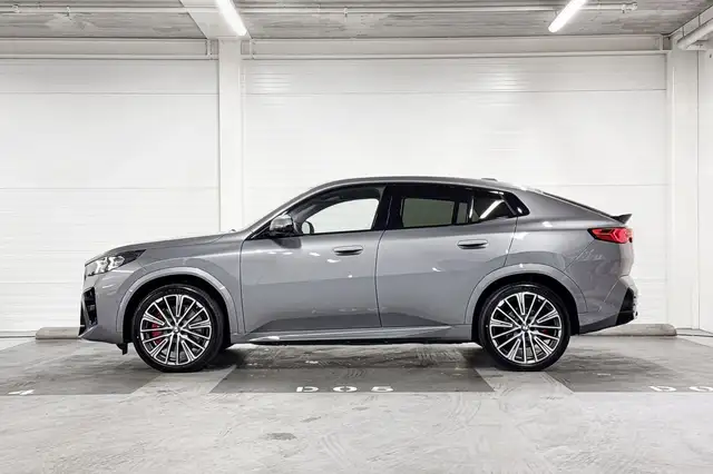 BMW Ix2 view 2
