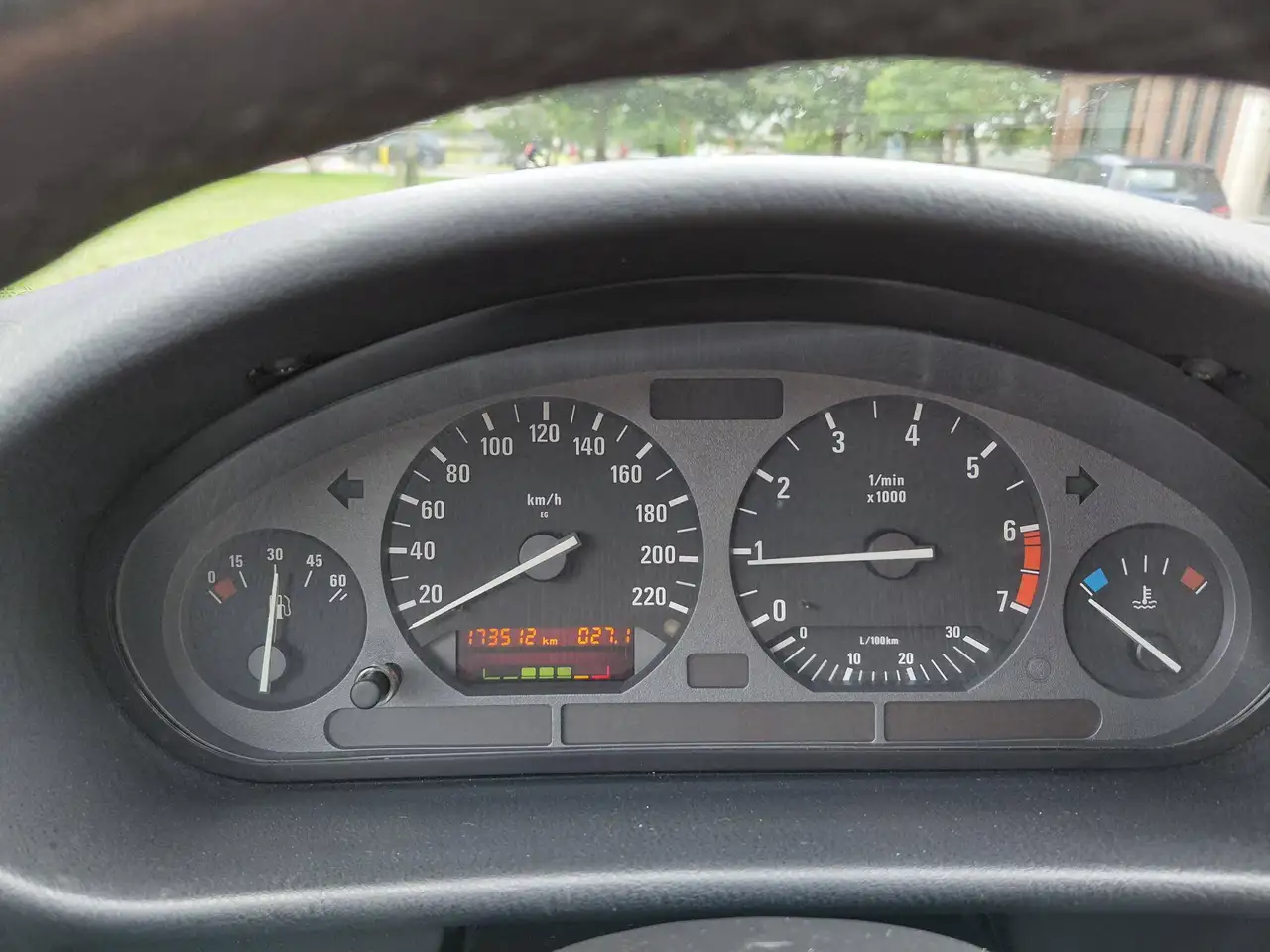 BMW 316i, foto 6