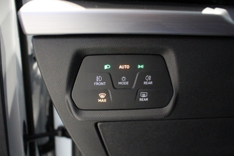 SEAT Leon FR 1.5 eTSI DSG NAVI+BEATS+RKAM+SHZ+ACC Klima — photo 10