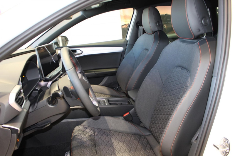 SEAT Leon FR 1.5 eTSI DSG NAVI+BEATS+RKAM+SHZ+ACC Klima — photo 13