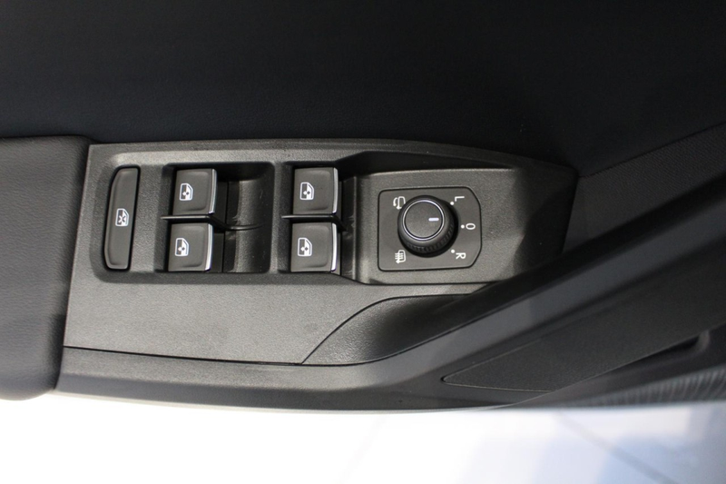 SEAT Leon FR 1.5 eTSI DSG NAVI+BEATS+RKAM+SHZ+ACC Klima — photo 11