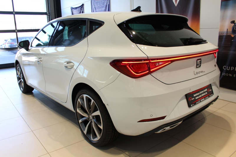 SEAT Leon FR 1.5 eTSI DSG NAVI+BEATS+RKAM+SHZ+ACC Klima — photo 2